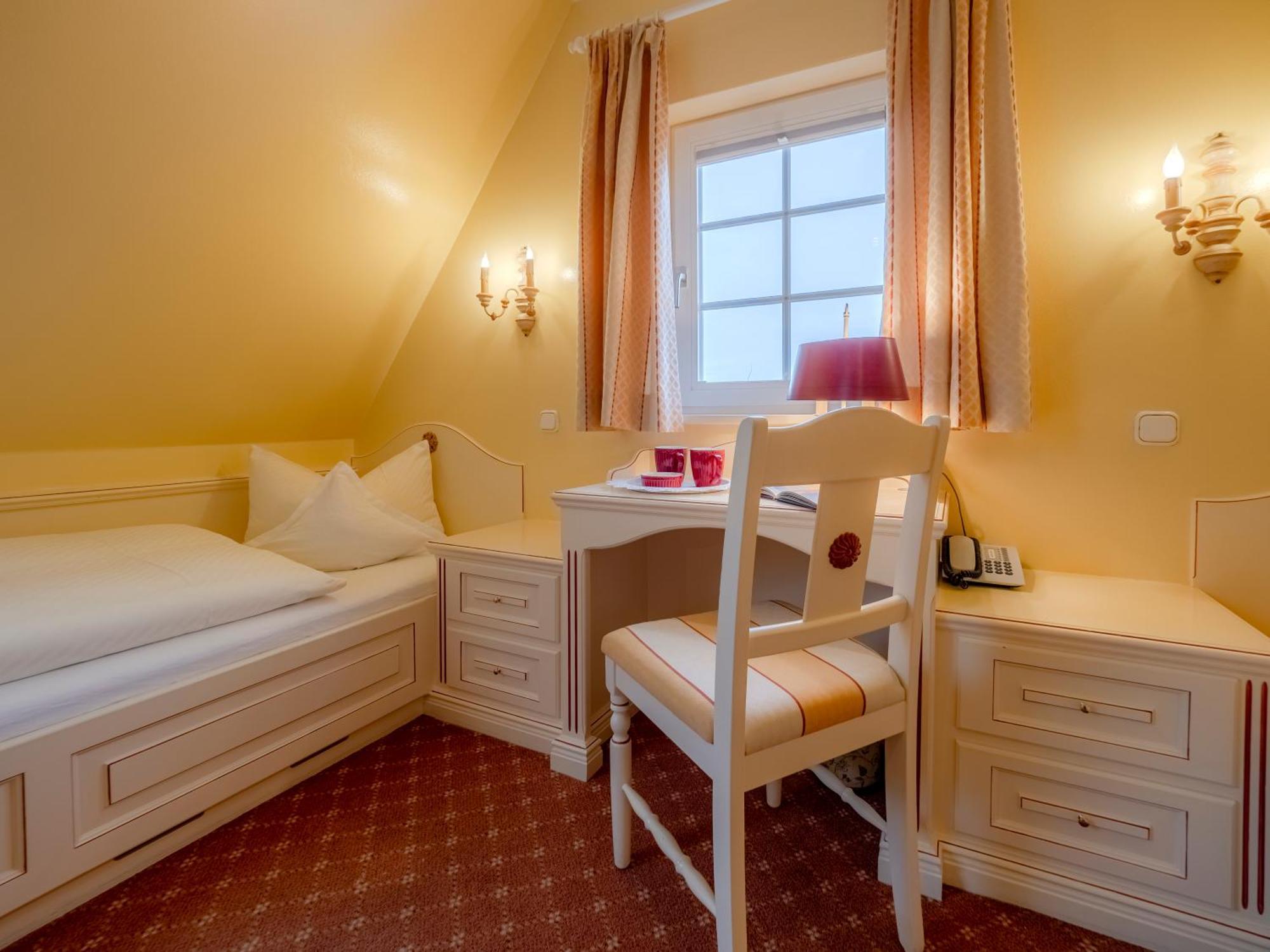 Hotel Wiesbaden Wenningstedt-Braderup ภายนอก รูปภาพ