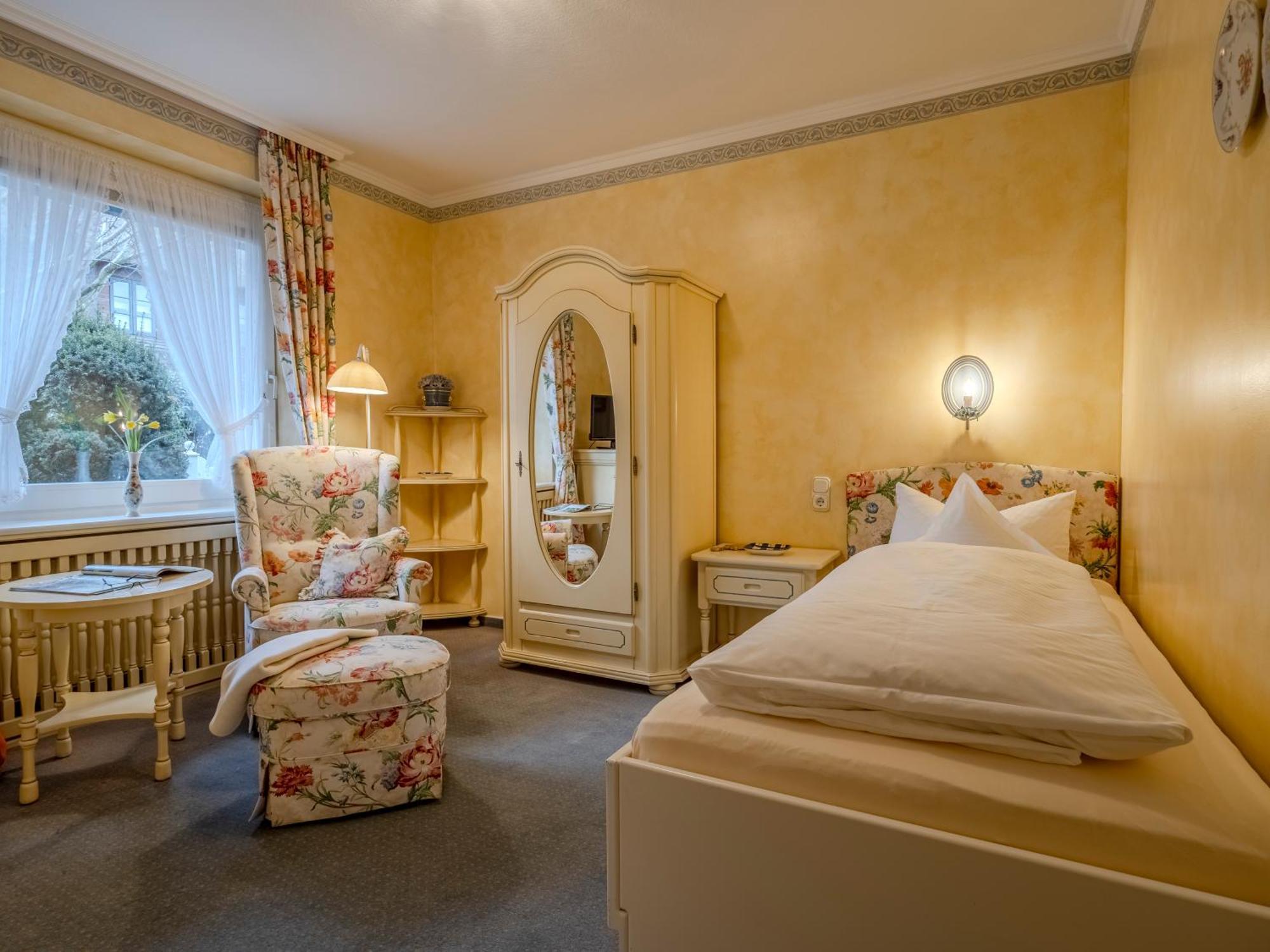 Hotel Wiesbaden Wenningstedt-Braderup ภายนอก รูปภาพ