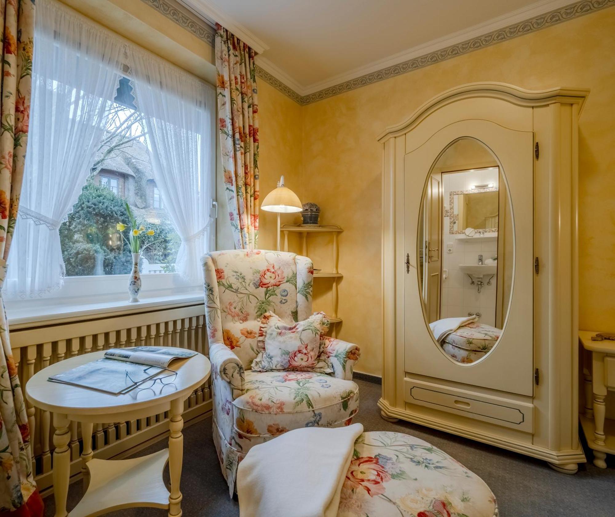 Hotel Wiesbaden Wenningstedt-Braderup ภายนอก รูปภาพ