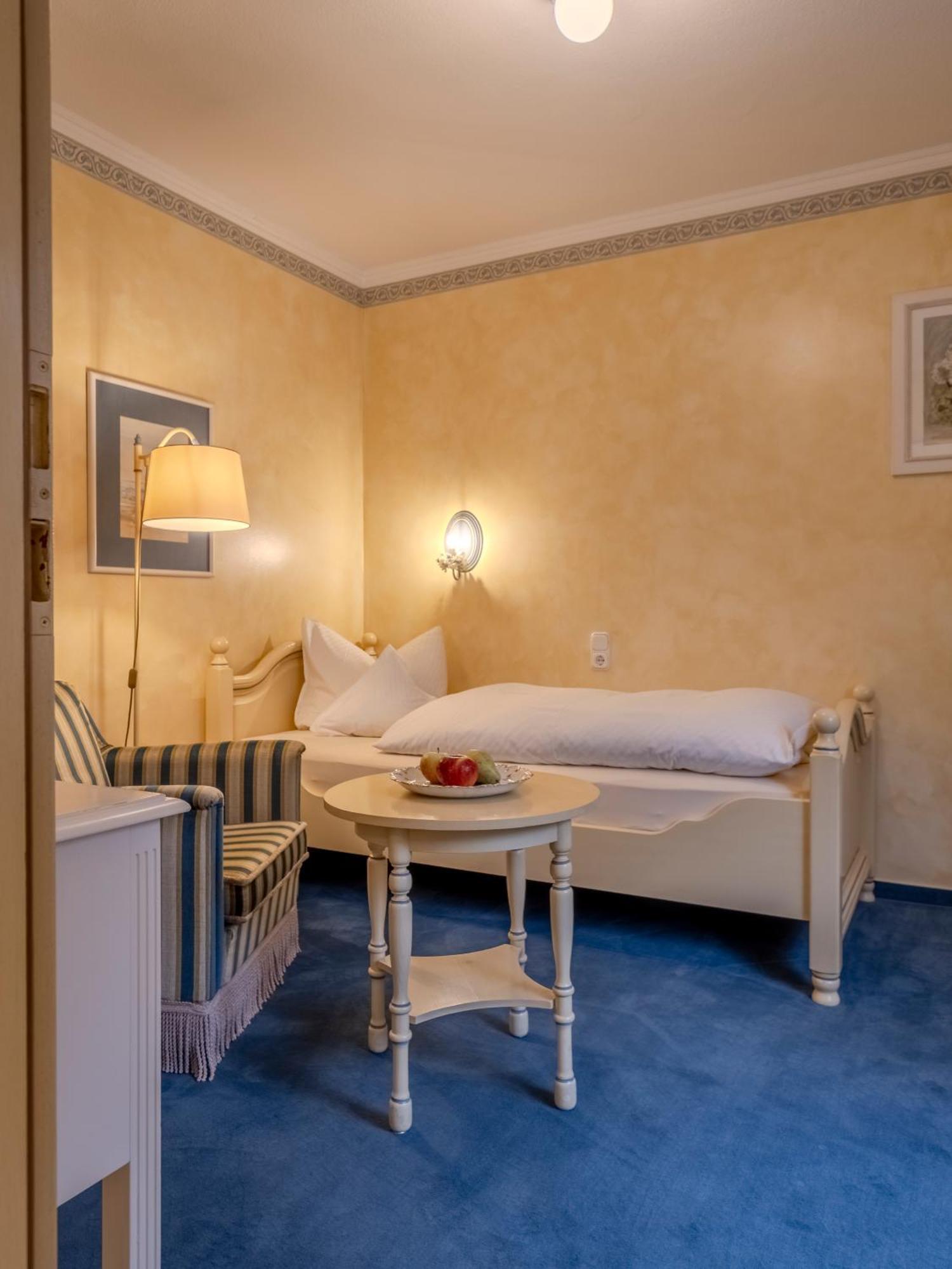 Hotel Wiesbaden Wenningstedt-Braderup ภายนอก รูปภาพ