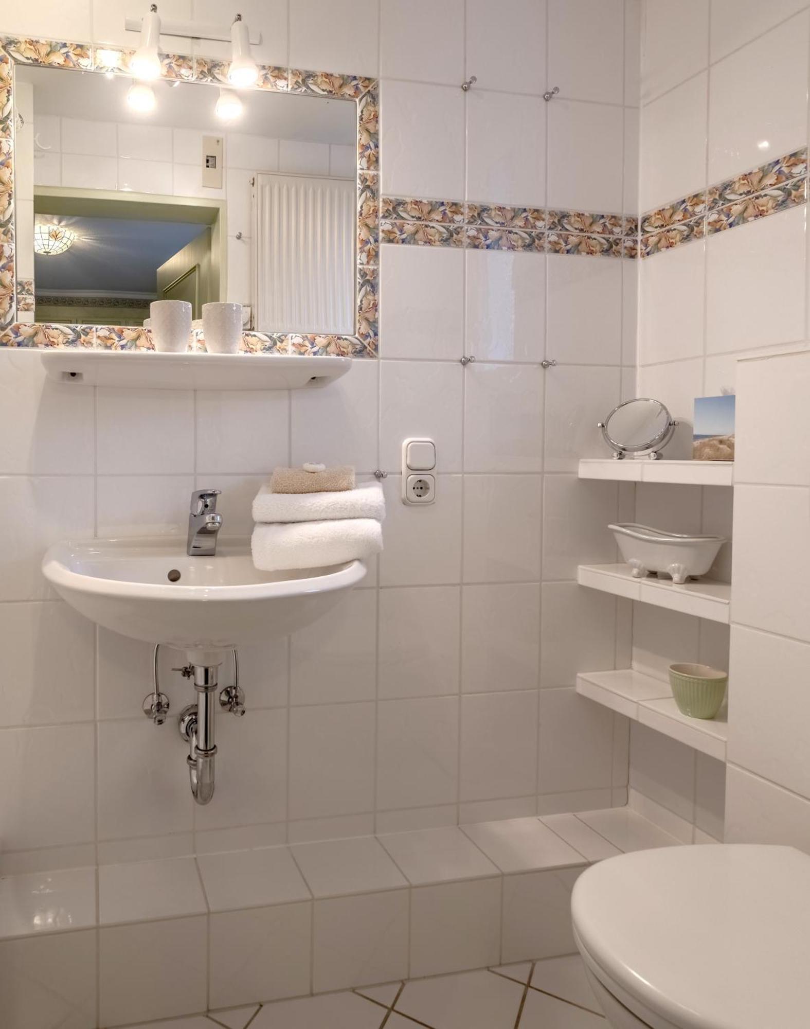 Hotel Wiesbaden Wenningstedt-Braderup ภายนอก รูปภาพ