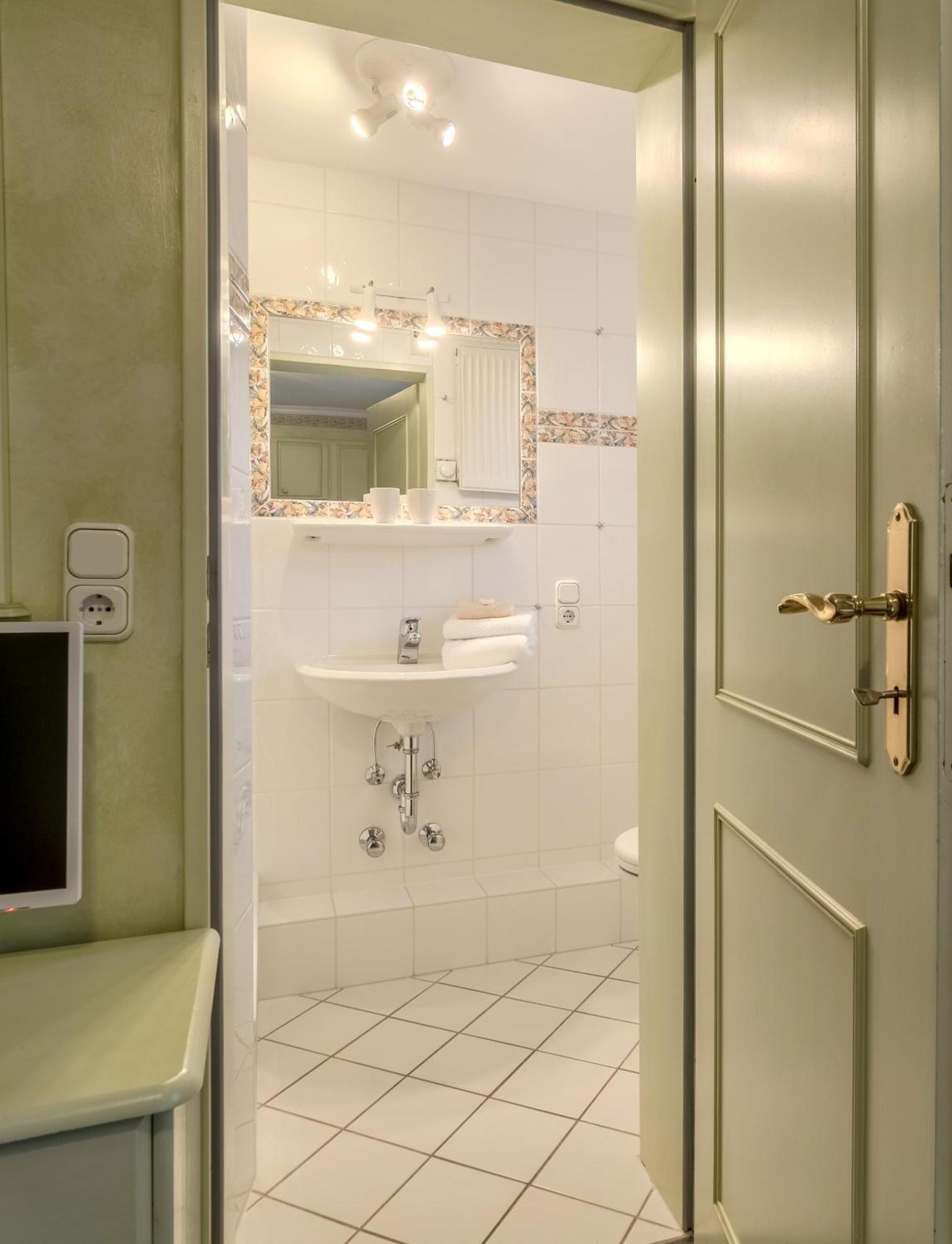 Hotel Wiesbaden Wenningstedt-Braderup ภายนอก รูปภาพ