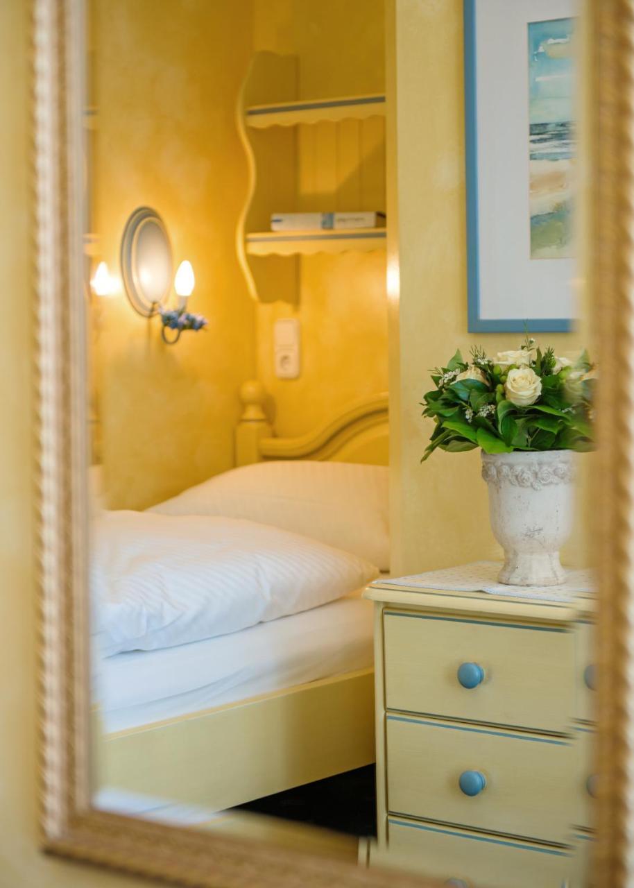 Hotel Wiesbaden Wenningstedt-Braderup ภายนอก รูปภาพ